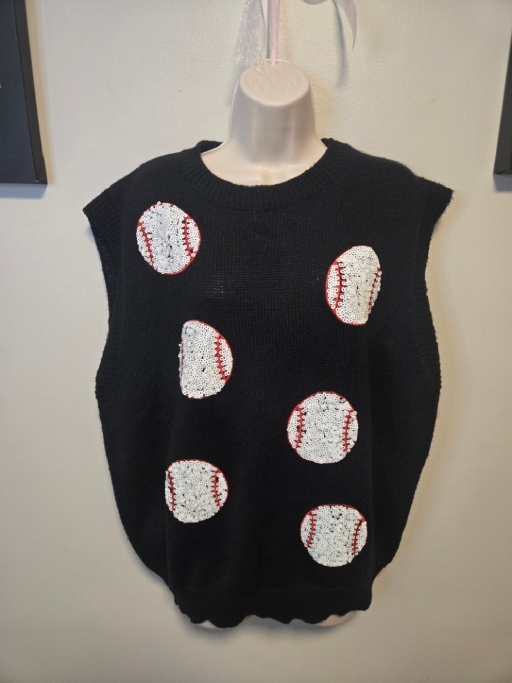 Black Sleeveless Crewneck Sweater Vest with Sequin Baseball Motif
